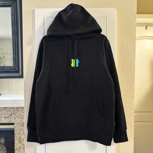 NWT Undefeated Gradient Icon Pullover Hoodie Black Made in Canada Size Medium - Picture 2 of 8
